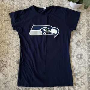 Seattle Seahawks Logo T-Shirt ✺ Marshawn Lynch 24 ✺ Ladies M